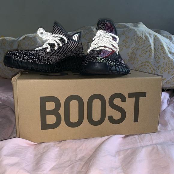 Yeezy 350 Yecheil (Non-reflective) - Picture 5 of 5